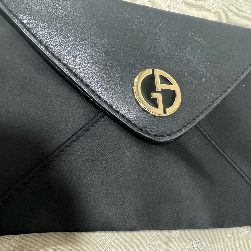 Beautiful little bag to go out Giorgio Armani not stains used good condition